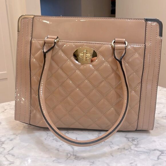Apt. 9 Handbags - Apt 9 Tan Rose Gold Quilted Handbag Faux Leather Gold Turnlock Purse